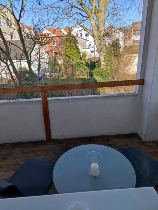 Apartment Große Mit Balkon Zentral In *