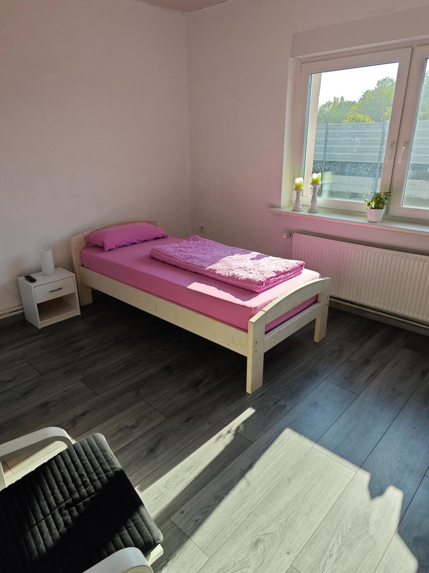 Große Mit Balkon Zentral In Apartment
